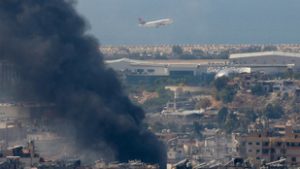 Sorra függesztik fel a járataikat a légitársaságok a közel-keleti helyzet miatt