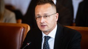 Szijjártó Péter: Az együttműködés korlátozása veszélyezteti az európai autóipart