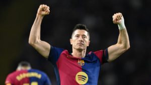 Lewandowski újabb duplával üzent, a Barcelona átgázolt a Sevillán