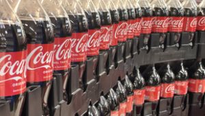 Fémdarabok kerültek az üdítőkbe a szomszédban is, kéthavi Coca-Cola-termés ment kárba