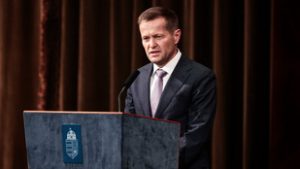 Most bárki ingyen tanulhat a Nobel-díjas Krausz Ferenctől