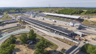 Időkapszulát helyeztek el a Hungaroring új főépületének alapjában