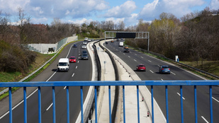 Megnőtt a forgalom az M3-as autópályán, több kilométeres torlódásokra kell számítani