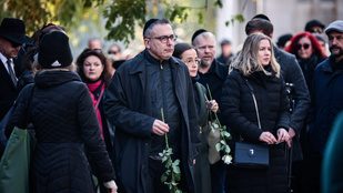 Hadas Krisztától búcsúznak a Kozma utcai izraelita temetőben