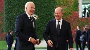 Joe Bidenhez hasonlóan állítanák félre Olaf Scholzot