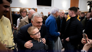 Nem várt helyen, meglepetésvendégként tűnt fel Orbán Viktor