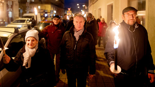 Fáklyákat ragadt Budapesten a DK a Fidesz terve miatt