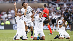 Folyt a vér a Libertadores-kupa döntőjén, nyert a 2. perctől tíz emberrel játszó Botafogo