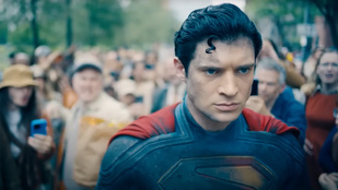 Véres és kimerült lett Superman az új film trailerében – a rendező elárulta, hogy miért