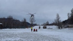 Helikopterrel sem sikerült megközelíteni a bajba jutott magyar túrázókat az Alpokban