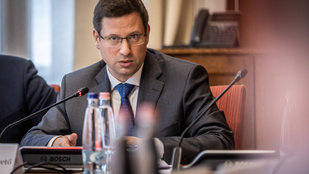 Valami nagyon nem stimmel Gulyás Gergely Facebook-oldalán