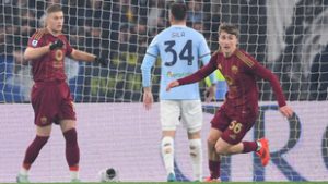 Kétgólos Roma-sikert és tömegjelenetet hozott a római derbi 200. felvonása