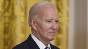 Joe Biden tilalmat vezetett be az USA tengerpartjai mentén végzett energiahordozó-kitermelésre