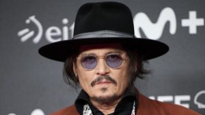 Johnny Depp aggódik, felhívást intézett a rajongóihoz