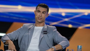 Döbbenetes összeg: Cristiano Ronaldo 82 milliárd forintért maradhat még egy évet