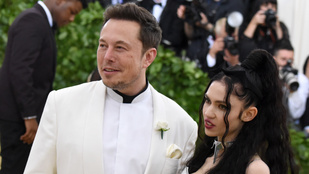 Elon Musk karlendítése miatt betámadták a volt párját, reagált a vádakra