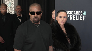 Kanye West weboldalát leállították, mert horogkeresztes pólókat árult