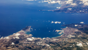 Komoly okai vannak, miért nincs híd a Gibraltári-szorosban