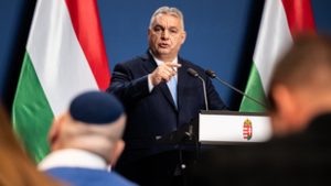 Kiderült, ki veszi át Havasi Bertalan feladatait Orbán Viktor mellett