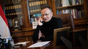 Az új osztrák külügyminiszterrel beszélt telefonon Szijjártó Péter