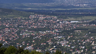 Aláírást gyűjtenek Csúcshegyen, hogy leválhassanak Budapestről