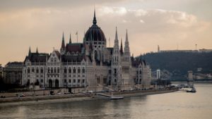 „Az Isten szerelmére, tényleg megőrült mindenki?” – pattanásig feszült vita a parlamentben a Fidesz javaslatáról