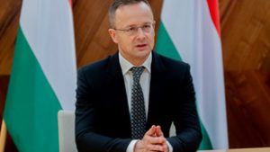 Felszólították Szijjártó Pétert a román nagykövet azonnali bekéretésére