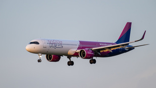 Villám csapott a Wizz Air gépébe, Madridban ragadtak a budapesti utasok