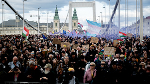 Századvég: a lakosság többsége elutasítja a Pride-ot és a hídfoglalást