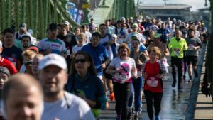 Háromszáz élelmes és szerencsés élheti át Budapest utcáin a Szoboszlai-élményt