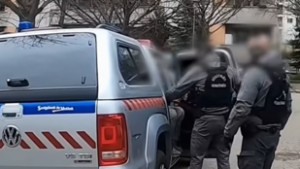 Droglaborra csapott le a rendőrség Csepelen, 500 ezer adag kábítószert foglaltak le