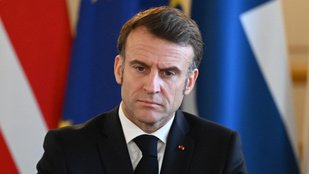 Lefegyverezné a Hamászt Emmanuel Macron