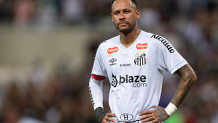 Sírva hagyta el a pályát a BL-győztes futballista az újabb sérülése után