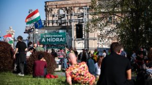 Nem engedélyezi a rendőrség az újabb hídfoglalást Hadházy Ákoséknak