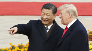 Kína nem kegyelmez, videós mémekkel gúnyolja Donald Trump tervét