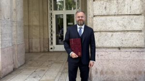 Orbán Balázs kézhez kapta a doktori diplomáját