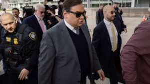 Több mint 7 hónap börtönbüntetésre ítéltek egy volt republikánus képviselőt személyazonosság-lopás miatt