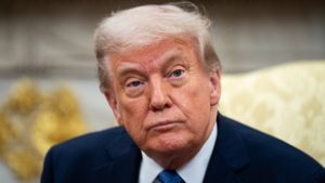 „Putyin csak hiteget engem” – Donald Trump keményebb fellépést fontolgat az ukrajnai háborúban