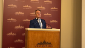 Parlamenti vizsgálóbizottságot hívna össze a DK az MNB-botrány kivizsgálására