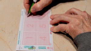 Egyetlen nap alatt húsz magyar nyert milliókat a lottón
