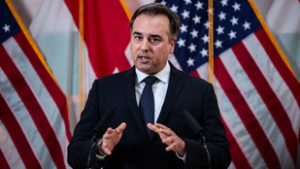 David Pressman szánalmas és gyermekes viselkedéséről írt egy amerikai politikus