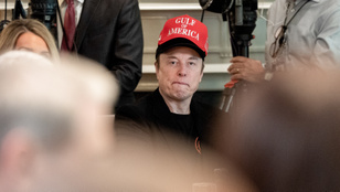 Gyűlnek a viharfelhők Elon Musk feje fölött, eltávolíthatják az egyik cége éléről