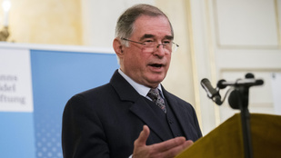 Meghalt Lenkovics Barnabás