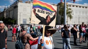 „Szavaztam kétszer a Fideszre, soha többé nem fogok!” – tüntetés volt a munka ünnepén