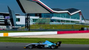 Erős kezdés Silverstone-ban: Molnár Martin az időmérőn és az első futamon is top 3-ban végzett