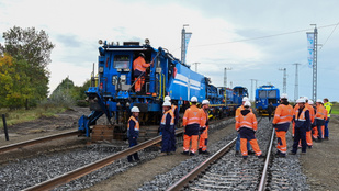 Hetvenéves technológia drágíthatja tízmilliárdokkal a Budapest-Belgrád vasútvonalat – a MÁV cáfol