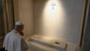 XIV. Leó meglátogatta Ferenc pápa sírját és egyértelművé tette, milyen úton halad tovább