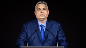 Újabb titokzatos betűket posztolt Orbán Viktor