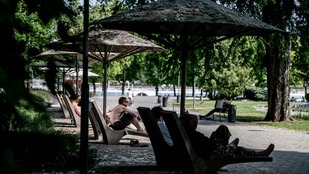 Kettészakad az ország, egyszerre csap le a kínzó forróság és a vihar