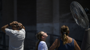 Európa nincs felkészülve az extrém hőhullámokra, hűsölés közben fűtjük az utcát